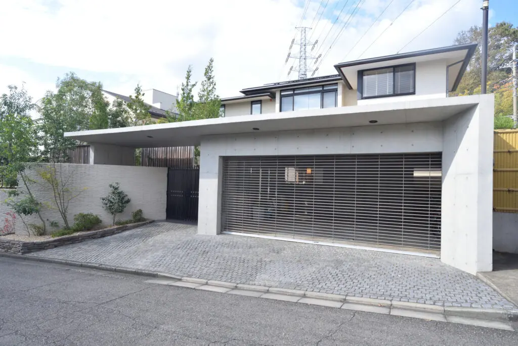 ガレージハウスを建てるメリットは 建てる上でのデメリットや注意点も紹介 ビルドアートマガジン