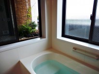 坪庭付きのお風呂