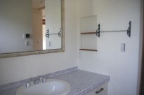 モザイクガラスの洗面室