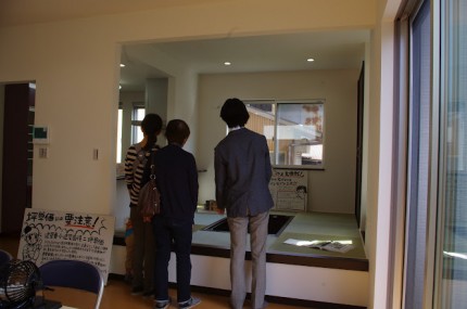 完成見学会の様子