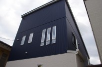 ガルバリウム鋼板の外壁